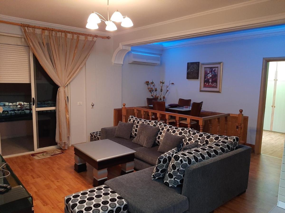 Апартаменти Apartament Egzoni City Center Берат Екстер'єр фото