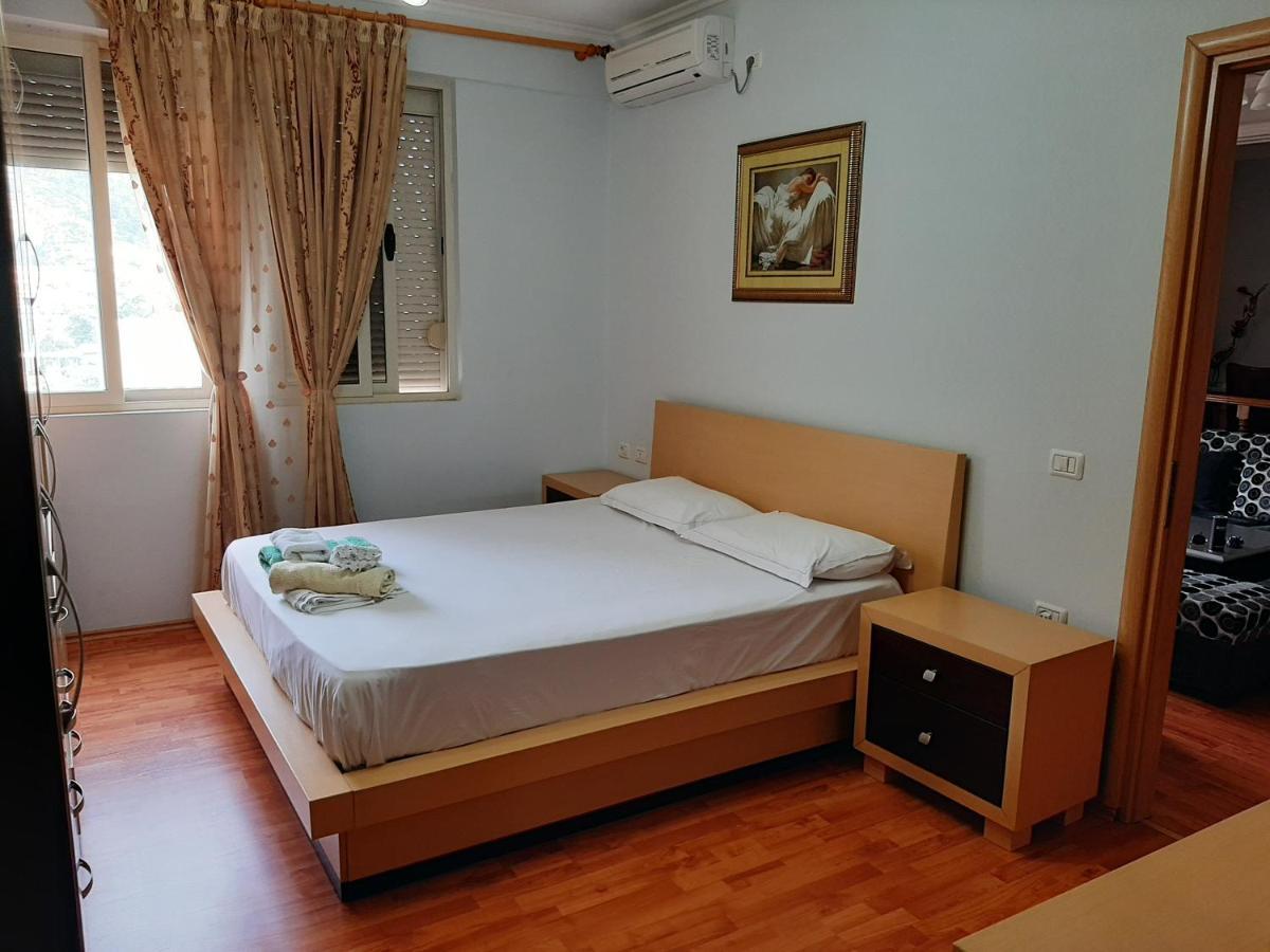 Апартаменти Apartament Egzoni City Center Берат Екстер'єр фото
