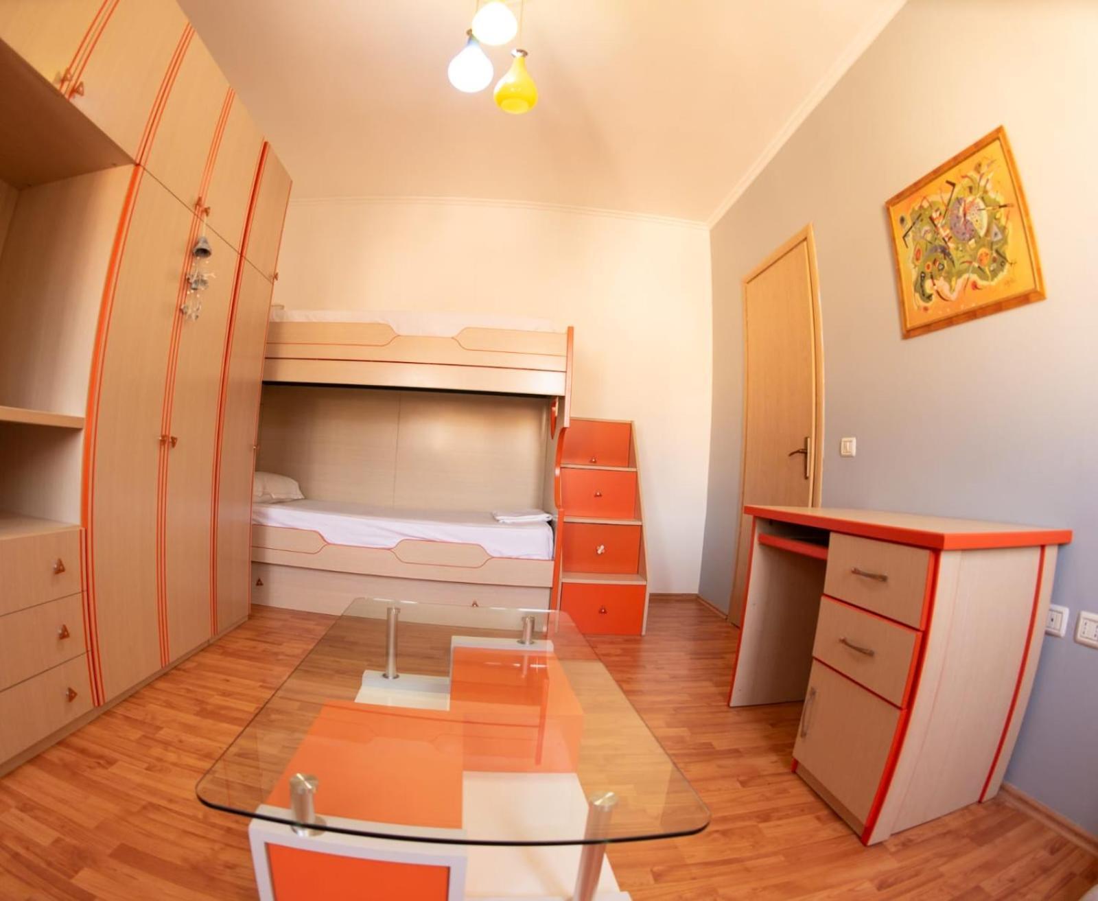Апартаменти Apartament Egzoni City Center Берат Екстер'єр фото