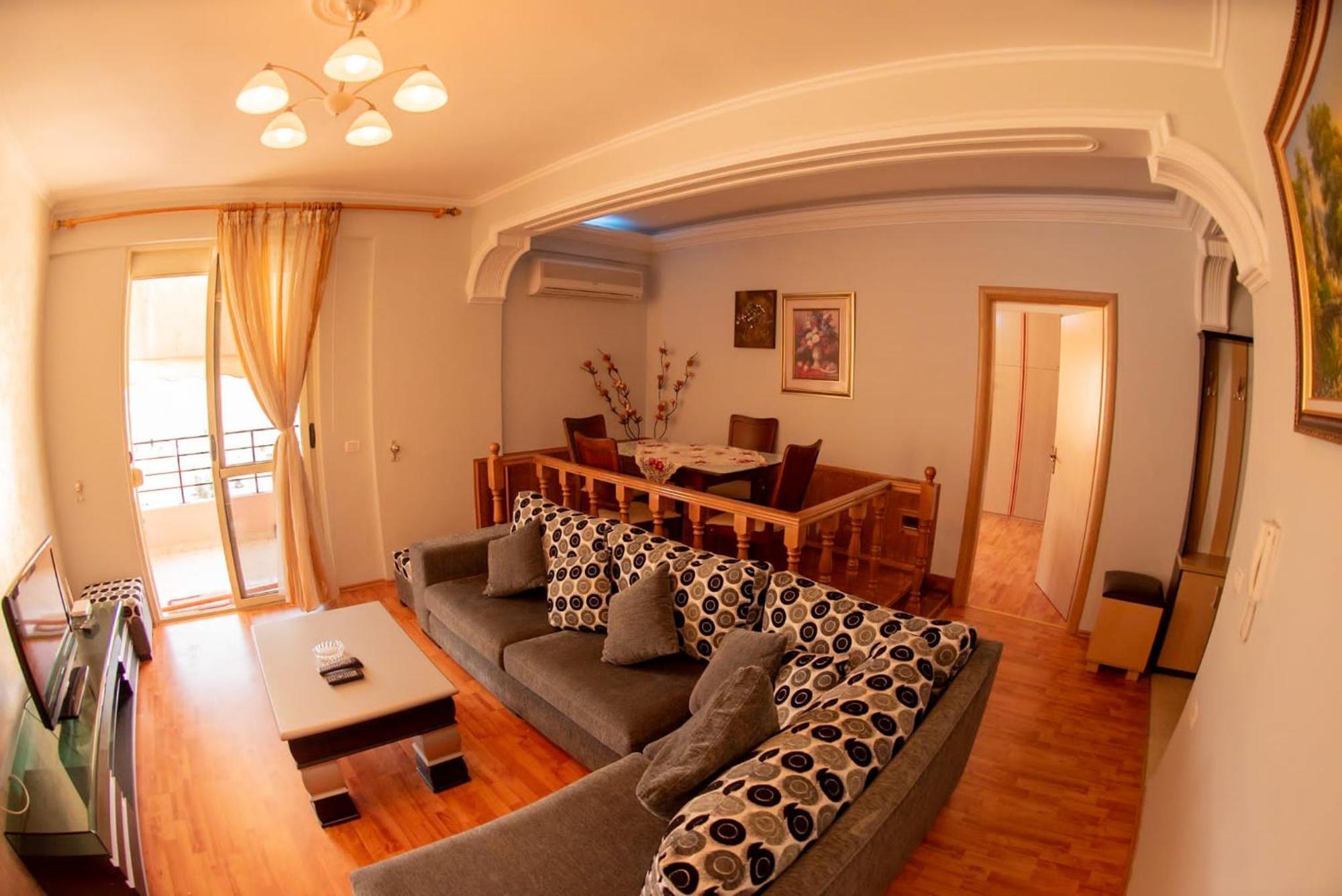 Апартаменти Apartament Egzoni City Center Берат Екстер'єр фото